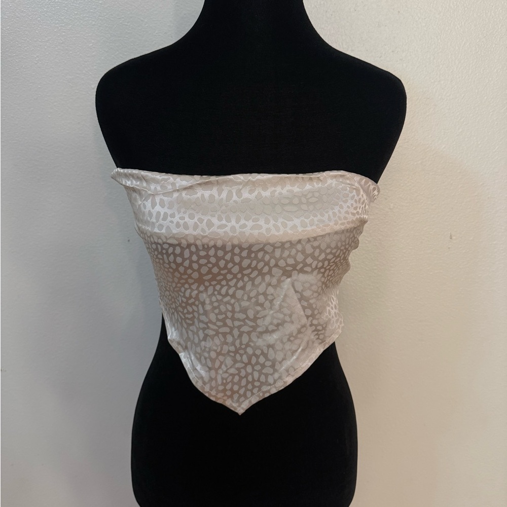 SHEIN Cream Patterned Crop Top